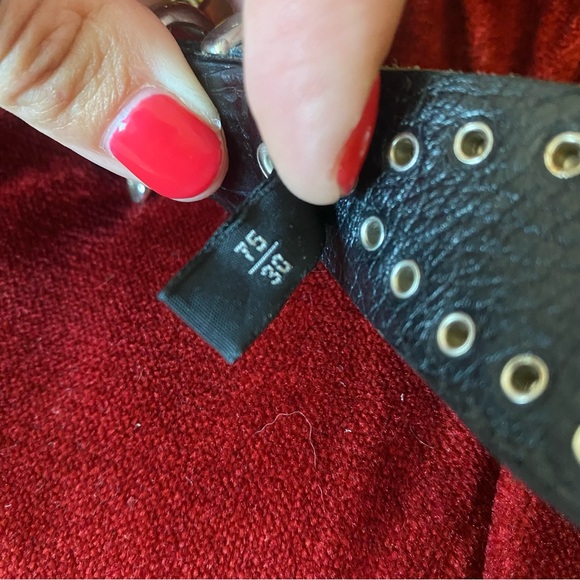 Women’s Vintage Nanni Western Black Silver and Gold Leather Belt size 30 large - Picture 8 of 8